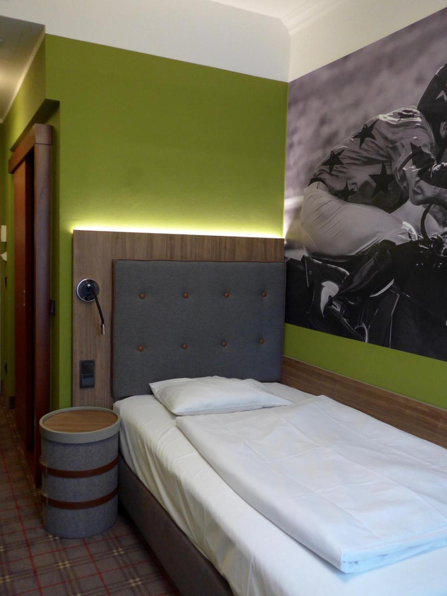 The Ascot Hotel Κολωνία Εξωτερικό φωτογραφία