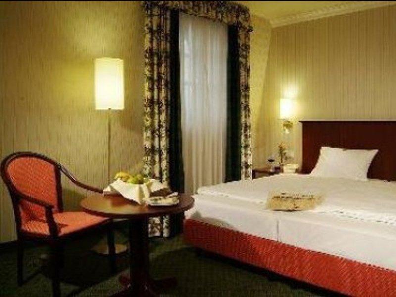 The Ascot Hotel Κολωνία Εξωτερικό φωτογραφία
